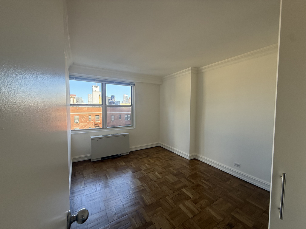 888 8th Avenue - Photo 5