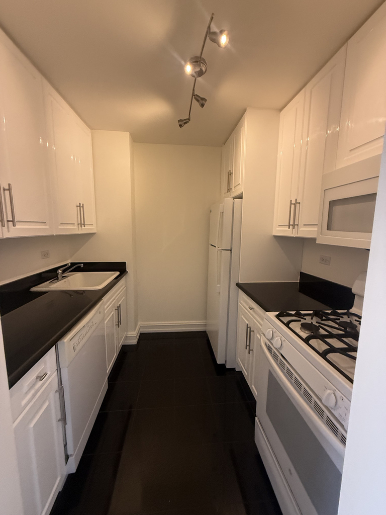 888 8th Avenue - Photo 2