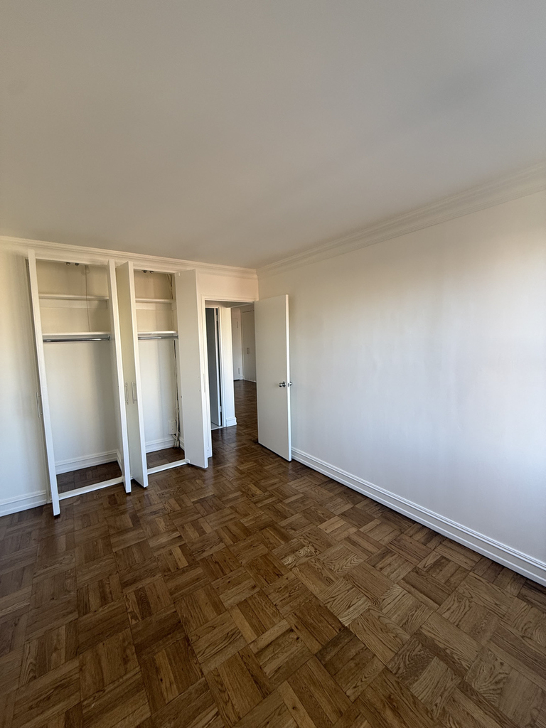 888 8th Avenue - Photo 6