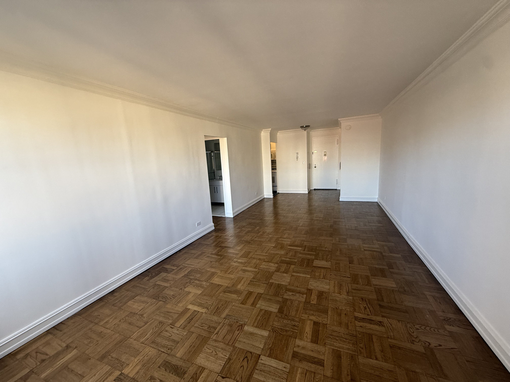 888 8th Avenue - Photo 4