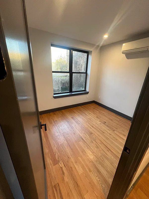 207 Rochester Avenue - Photo 3