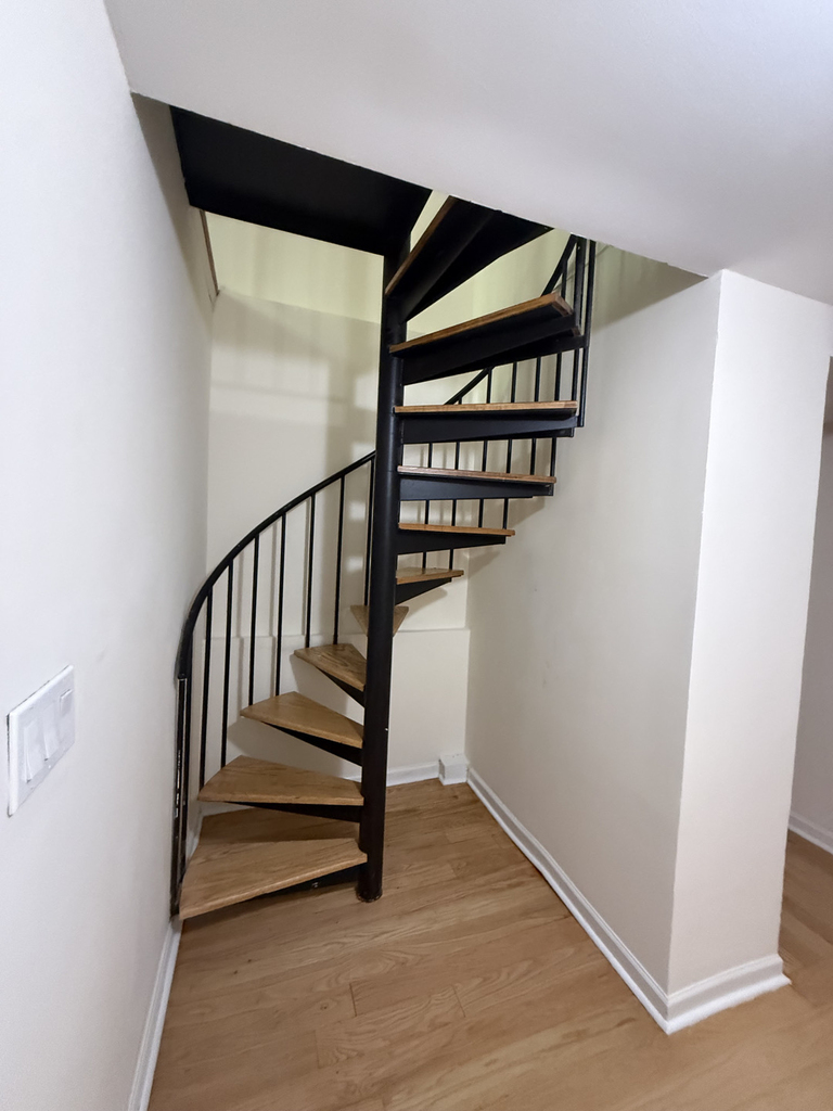 365 West 52nd Street - Photo 9