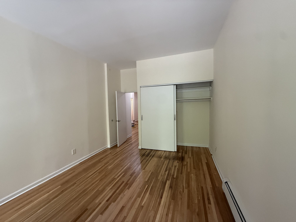 365 West 52nd Street - Photo 8