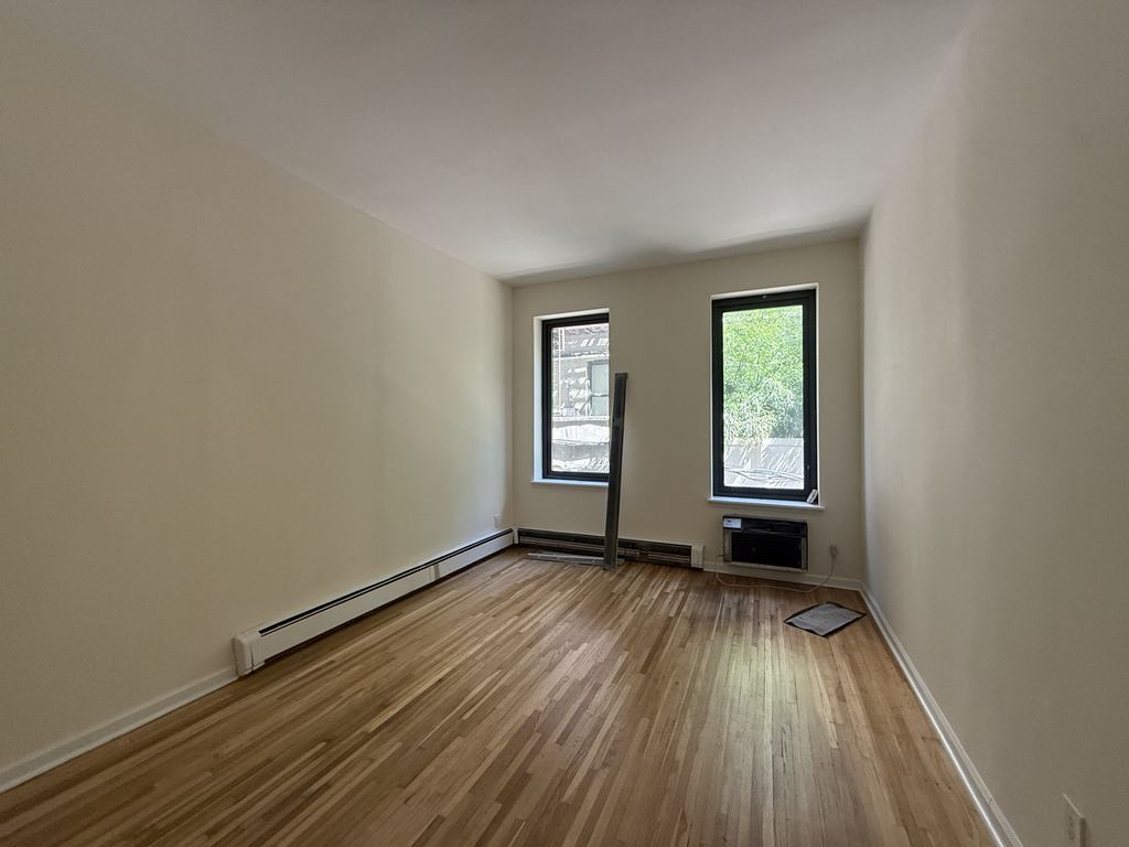 365 West 52nd Street - Photo 7