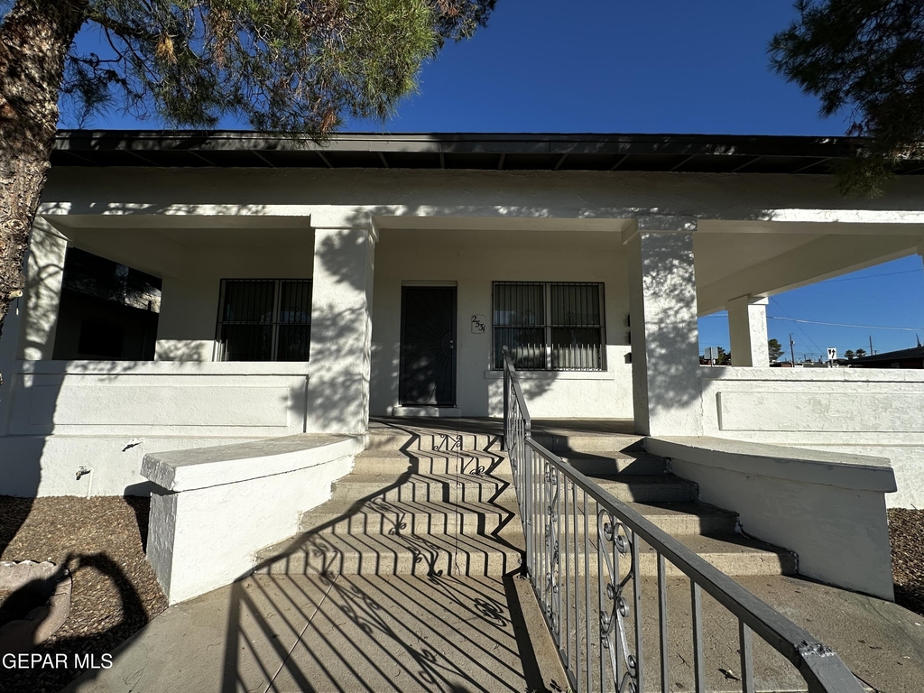 2531 Pershing Drive - Photo 0