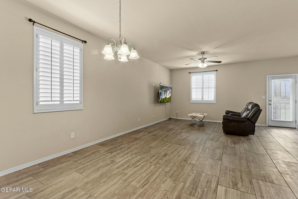 3909 Desert Dunes Drive - Photo 3
