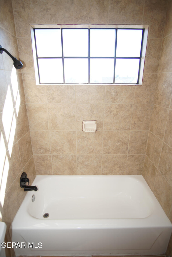 637 Woodcrest Lane - Photo 19