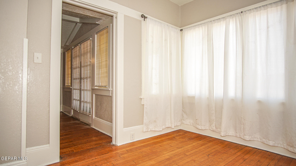 7600 Franklin Drive - Photo 9