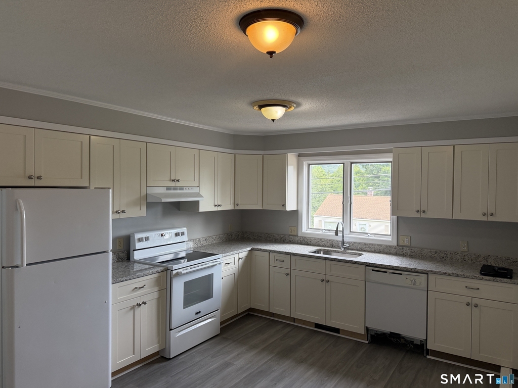 1474 Highland Avenue - Photo 5