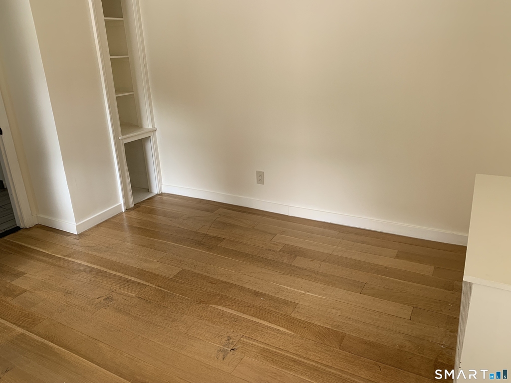 424 Dixwell Avenue - Photo 2