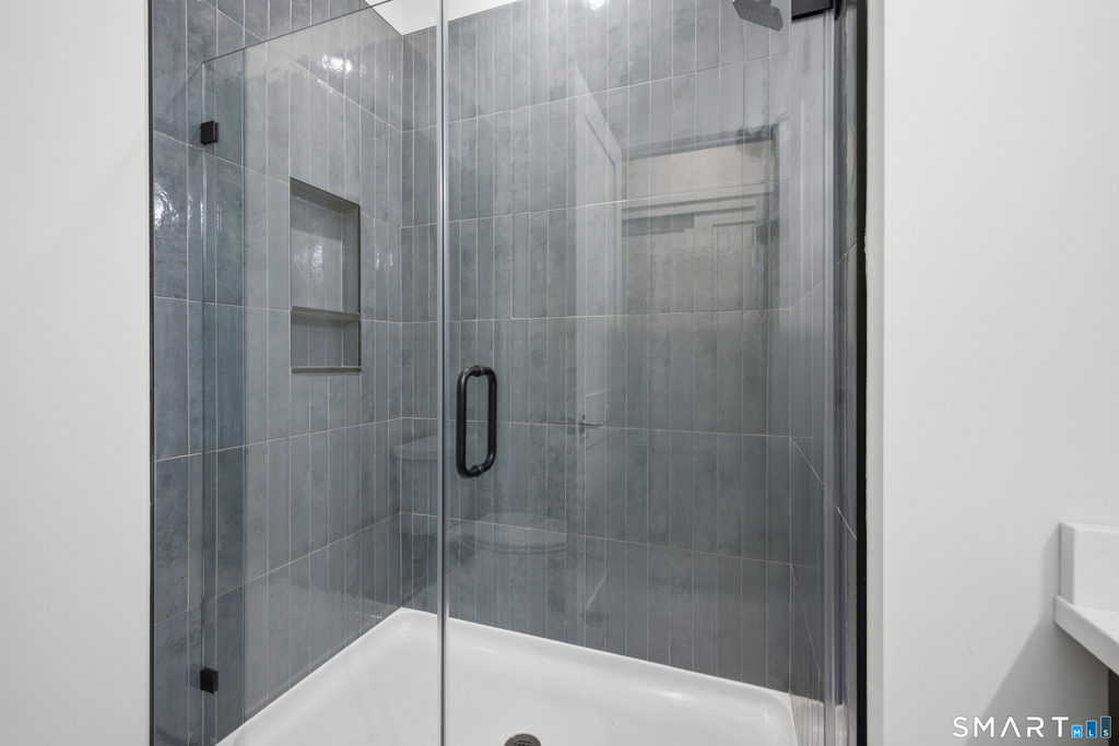 100 100 W Main Street - Photo 7