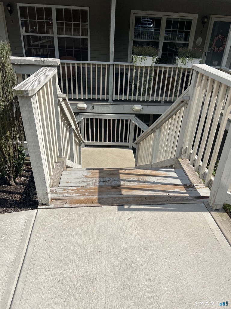 4 Manorwood Drive - Photo 1