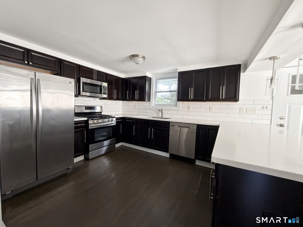 451 Hollister Avenue - Photo 4