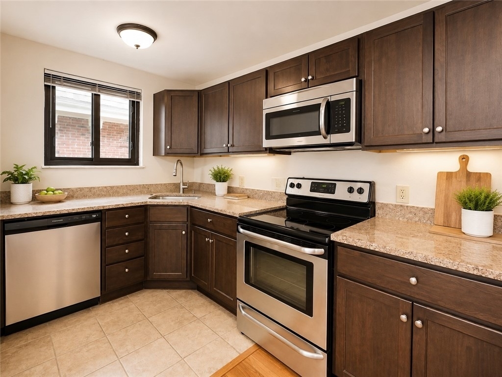 735 N Highland Ave - Photo 27