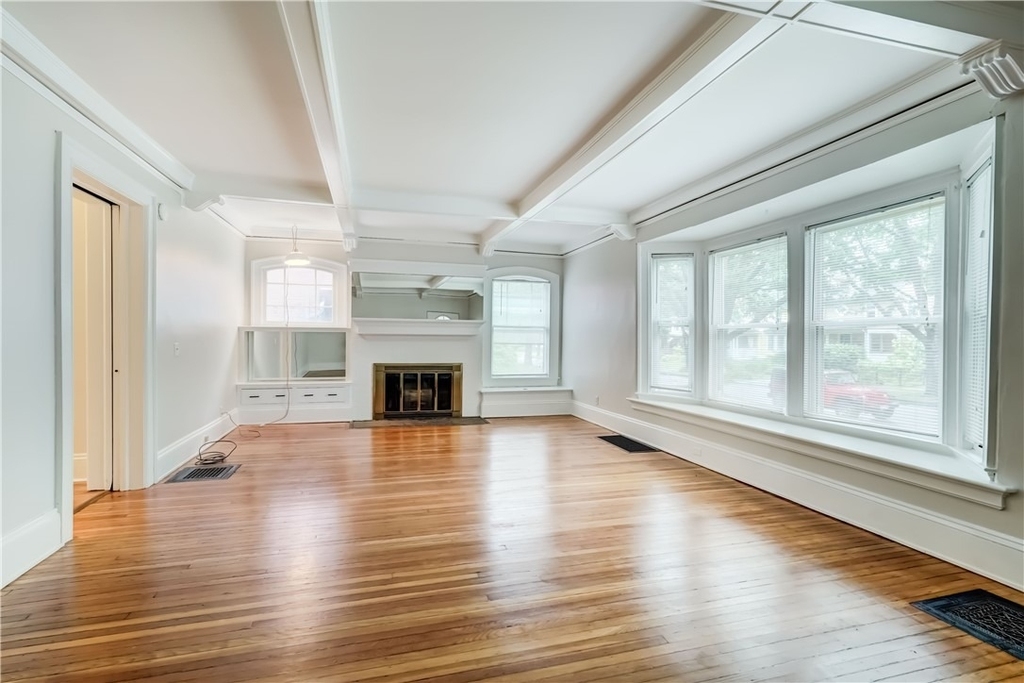 190 Dartmouth Street - Photo 2