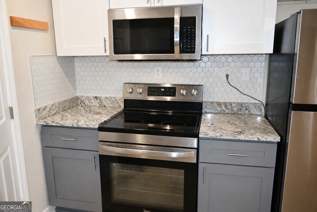 1923 Thompson Avenue - Photo 3