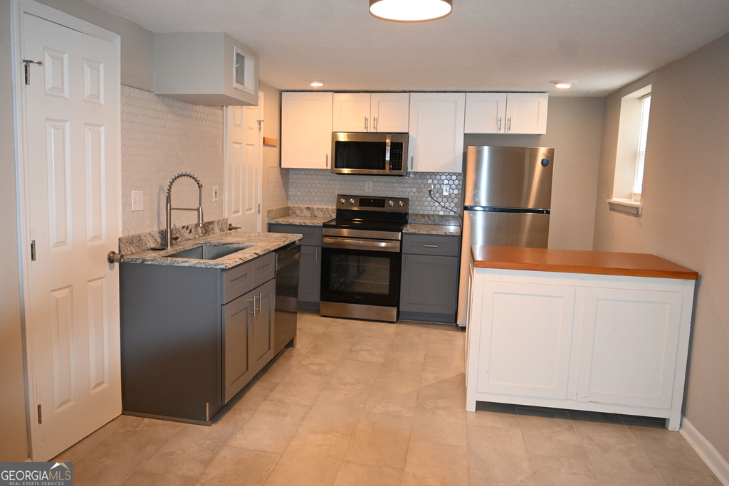 1923 Thompson Avenue - Photo 20