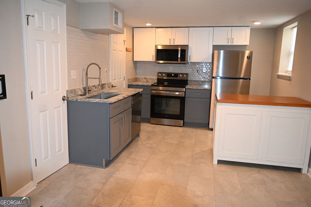 1923 Thompson Avenue - Photo 21