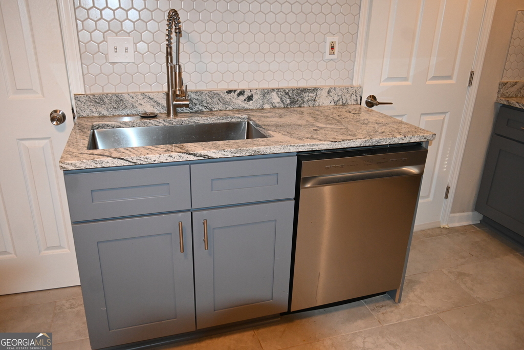 1923 Thompson Avenue - Photo 26