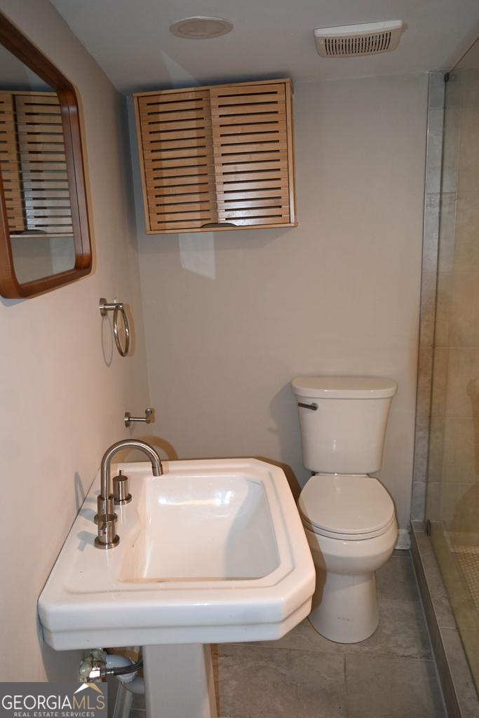 1923 Thompson Avenue - Photo 9