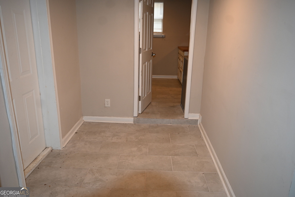 1923 Thompson Avenue - Photo 23