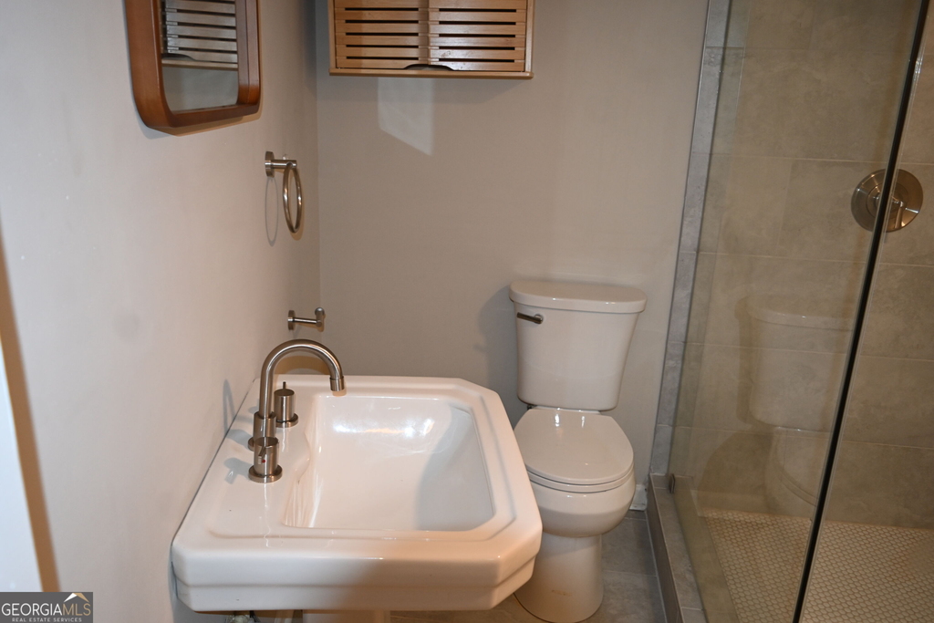 1923 Thompson Avenue - Photo 8