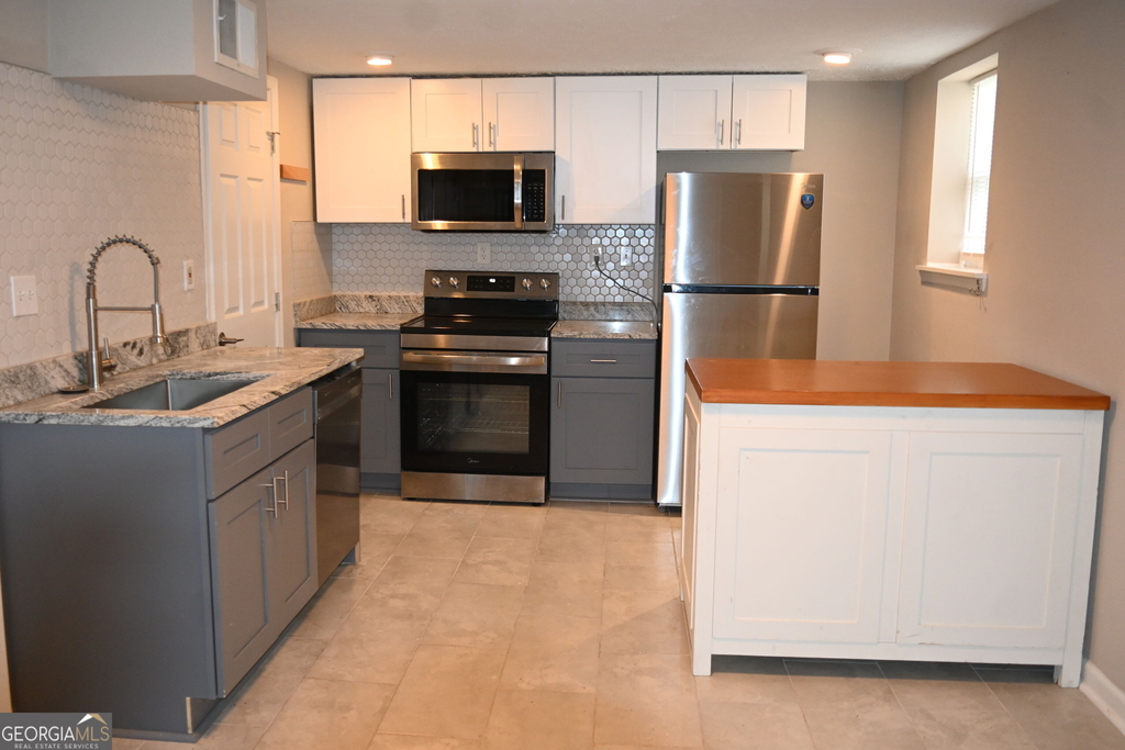 1923 Thompson Avenue - Photo 22