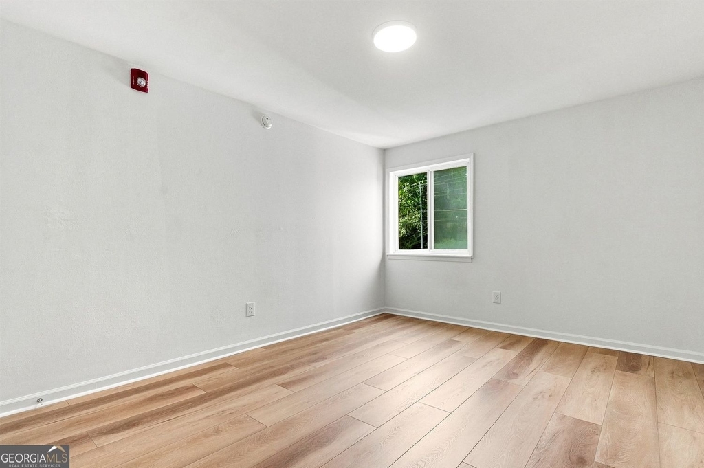 5095 Roswell Road - Photo 15