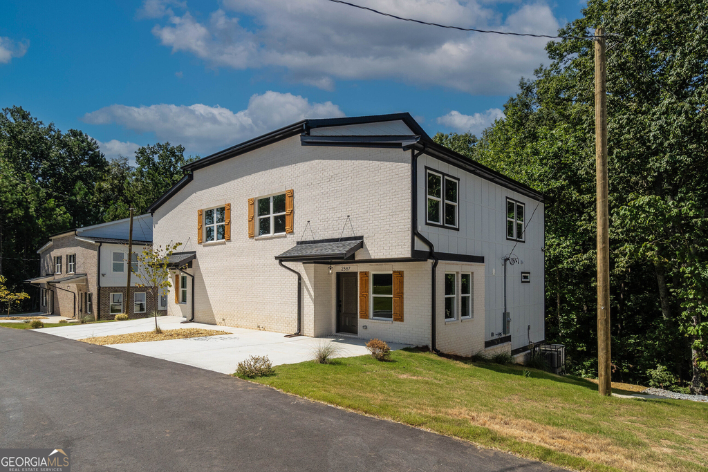 2389 A Highpoint Road - Photo 2