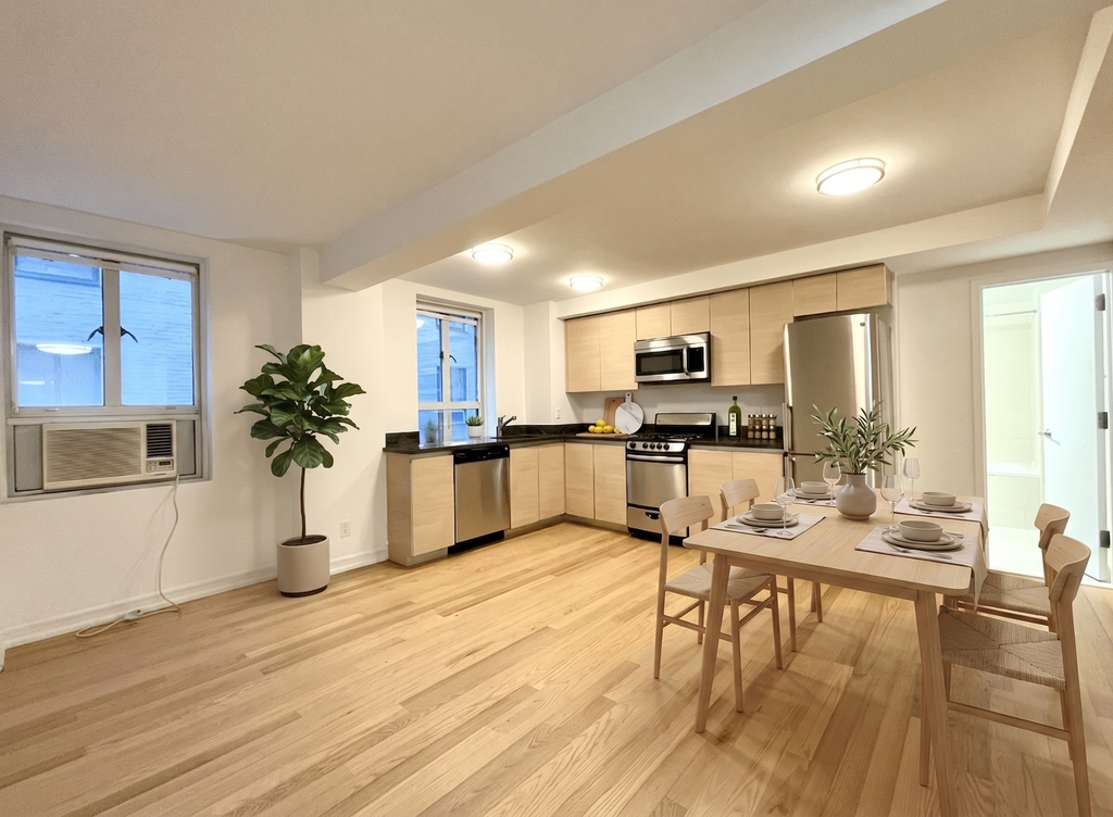 752 West End Avenue - Photo 2