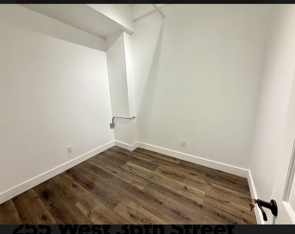 255 W 36th st - Photo 3