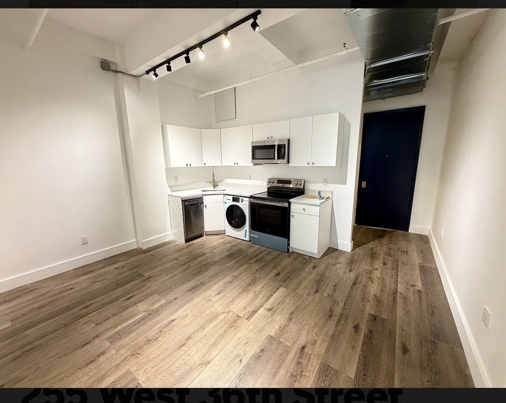 255 W 36th st - Photo 0