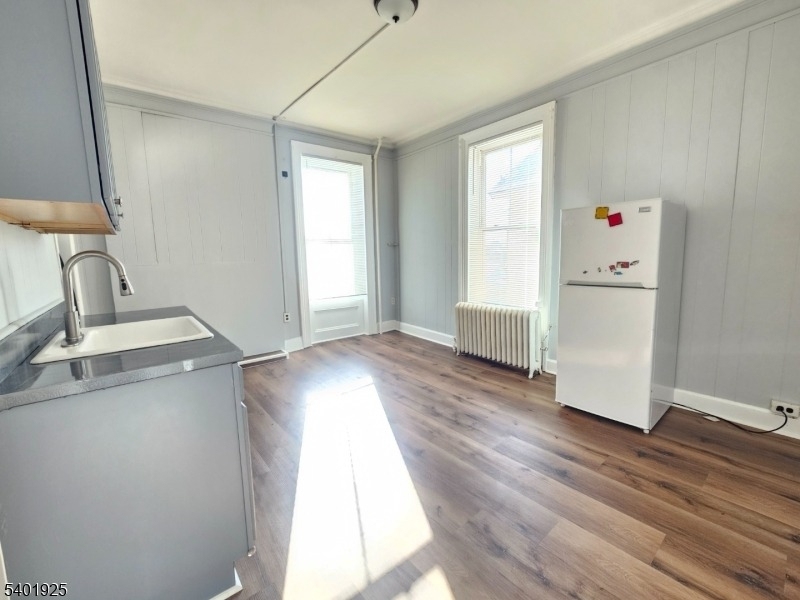 70 Jackson Ave - Photo 2