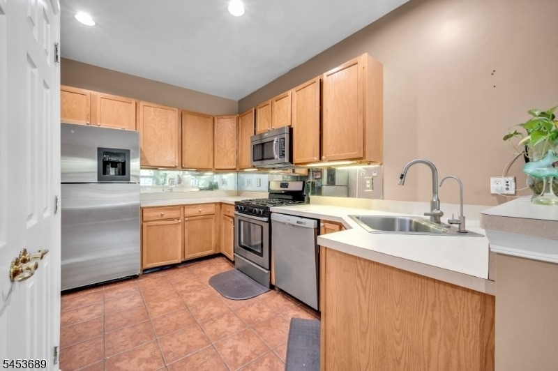 111 Cardigan Ct - Photo 1