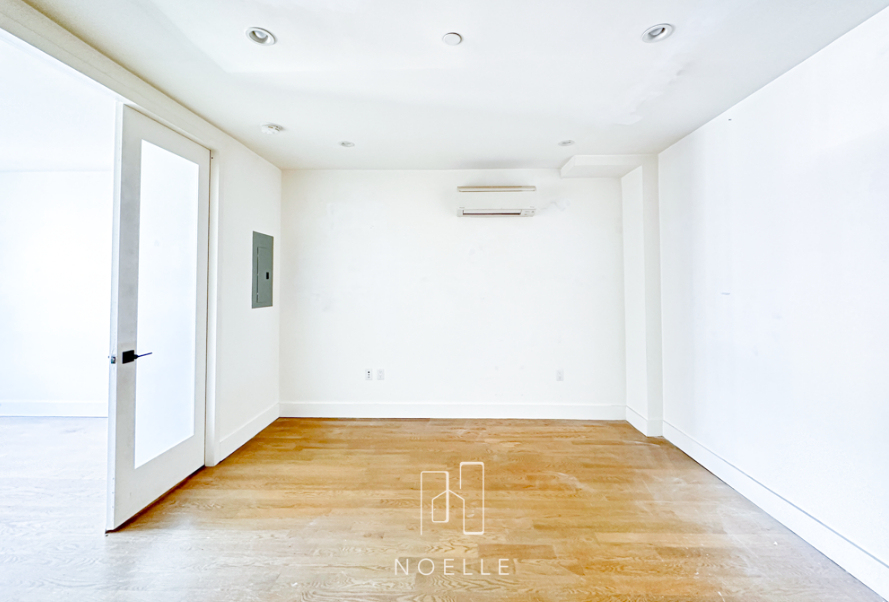 282 E 32nd St - Photo 2
