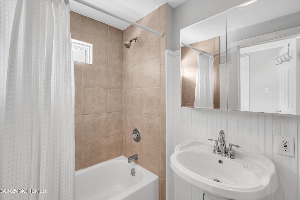512 Main Avenue - Photo 2