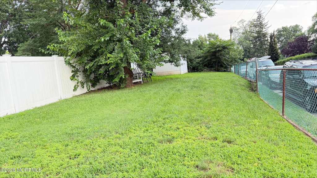 104 Burlington Avenue - Photo 4