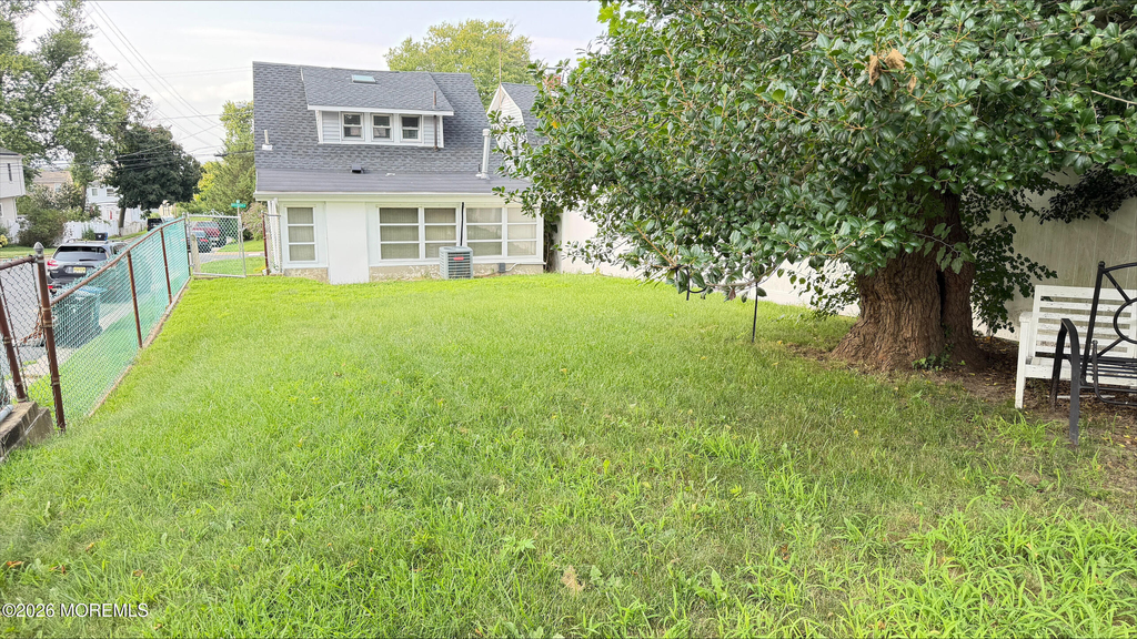 104 Burlington Avenue - Photo 3