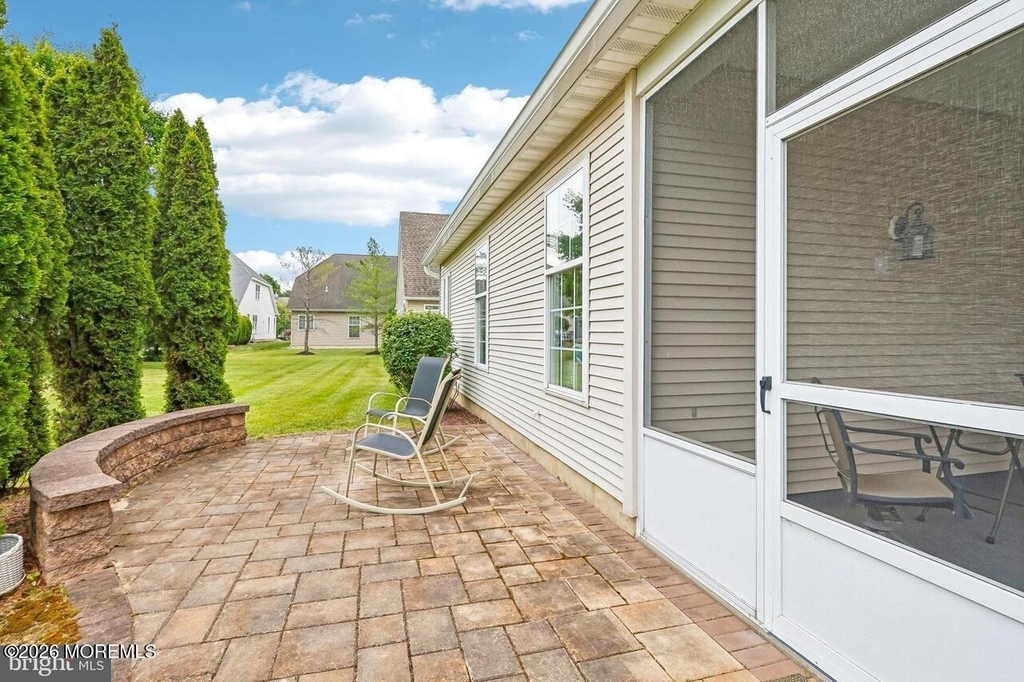 50 Sedona Boulevard - Photo 2