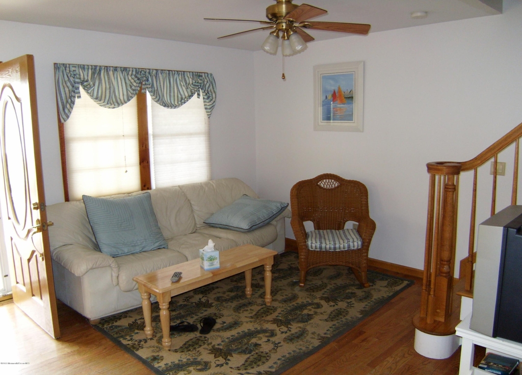 327 New Bedford Road - Photo 2
