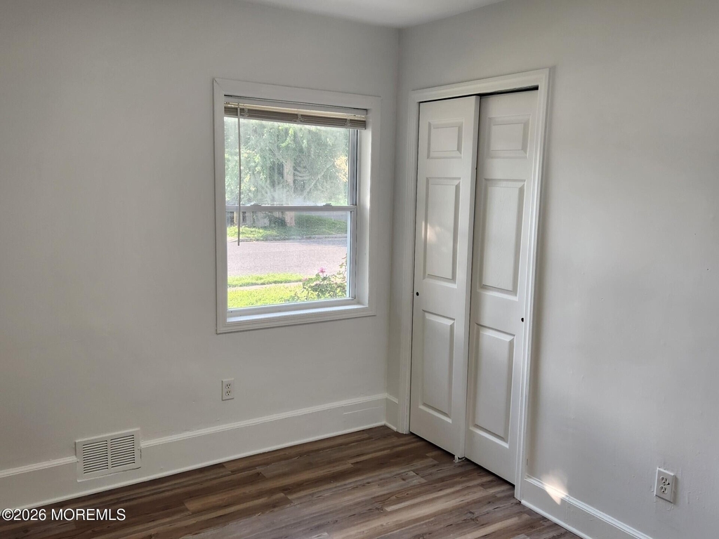175 W Sylvania Avenue - Photo 8