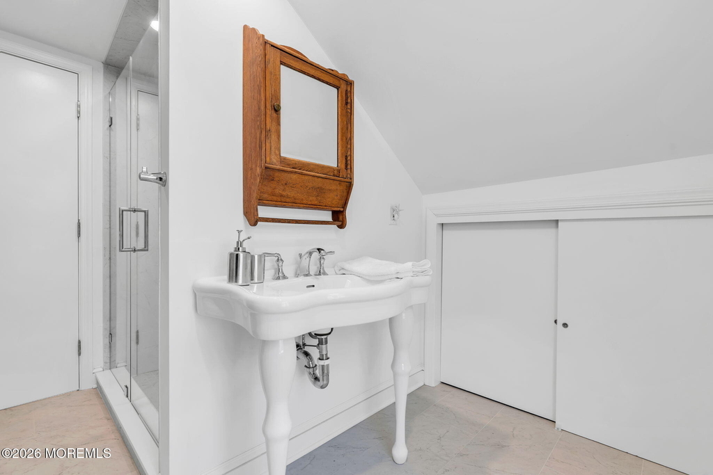 566 Prospect Avenue - Photo 35
