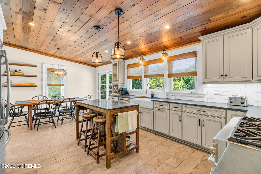 566 Prospect Avenue - Photo 8