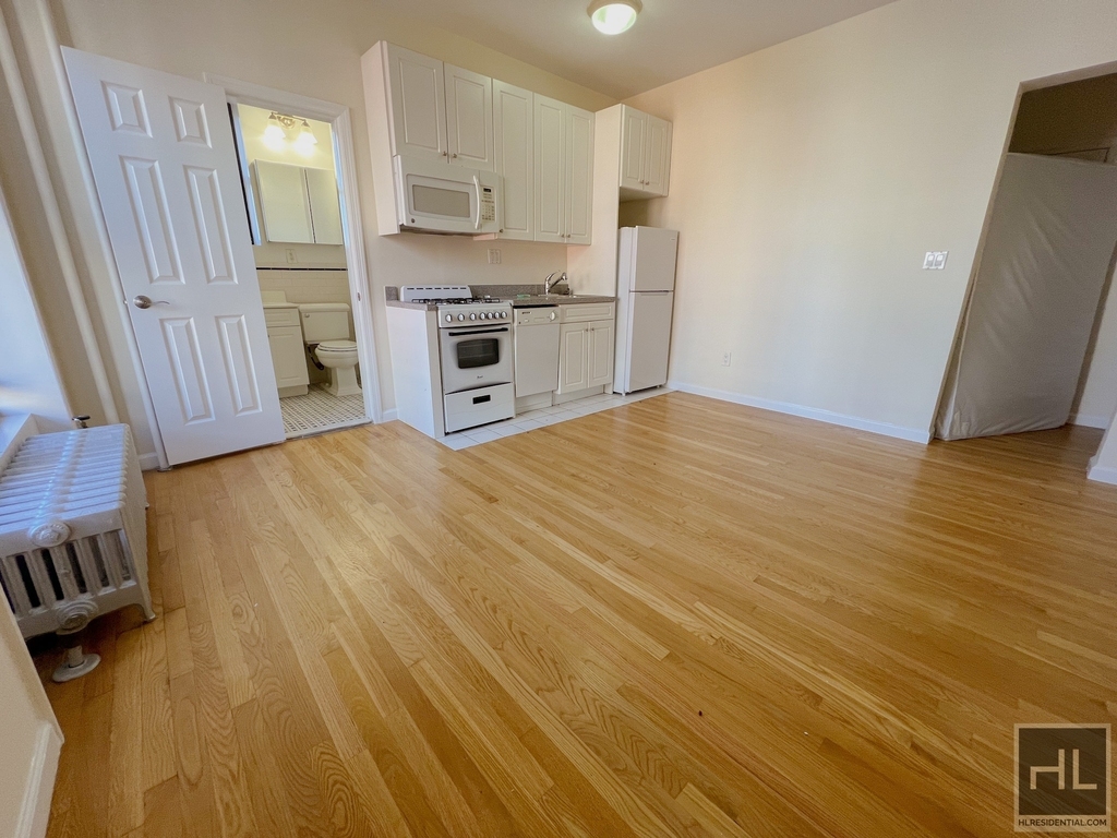 West 72 Street - Photo 1