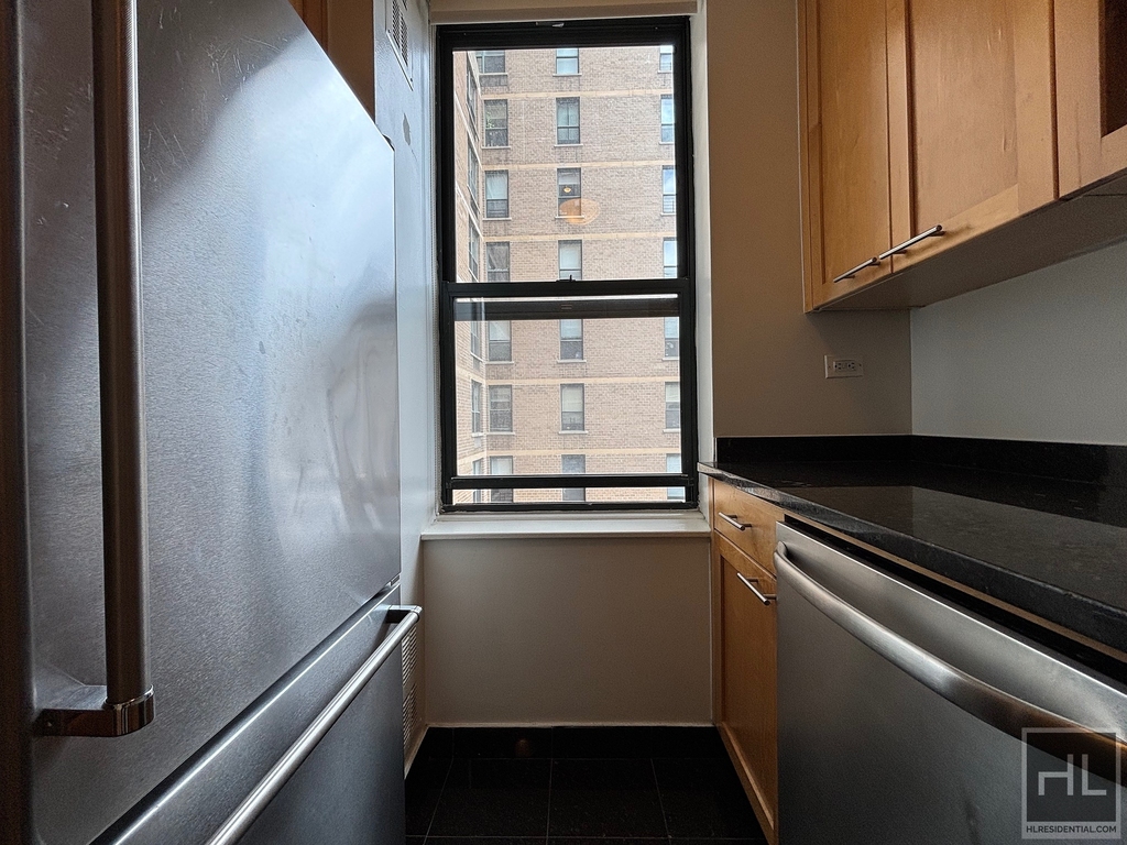 West 87th Street - Photo 3
