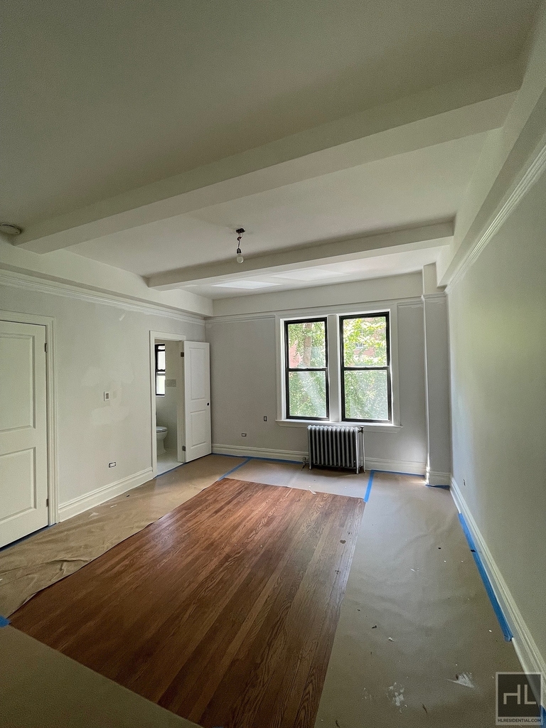 East 80th Street - Photo 0