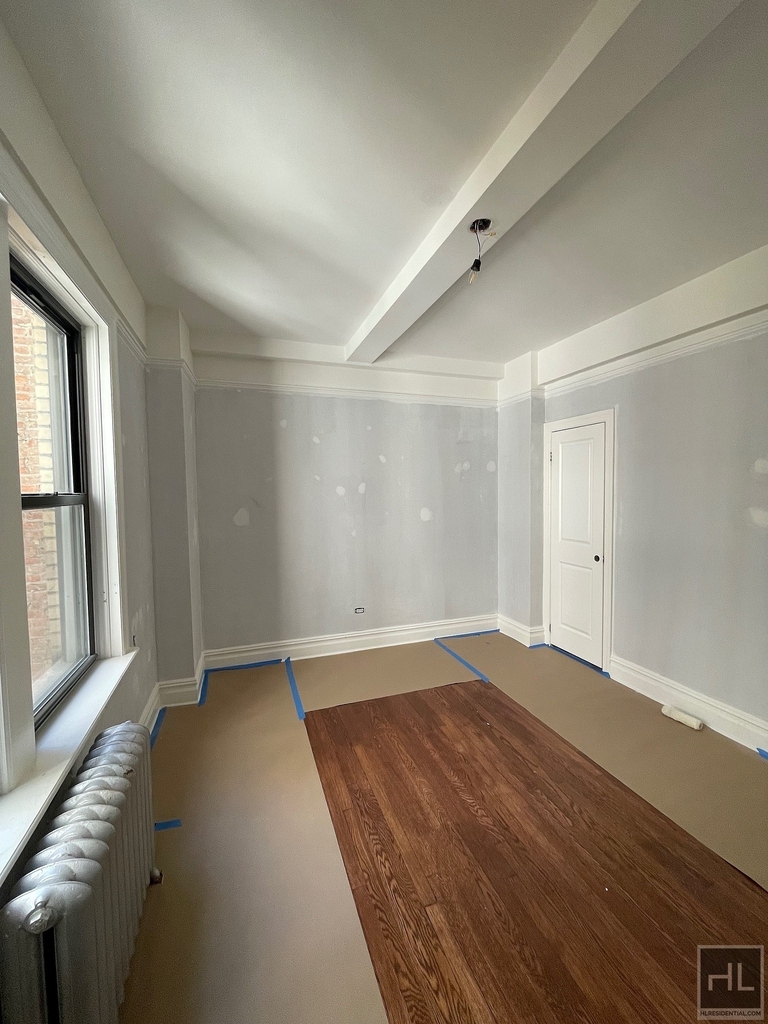 East 80th Street - Photo 4