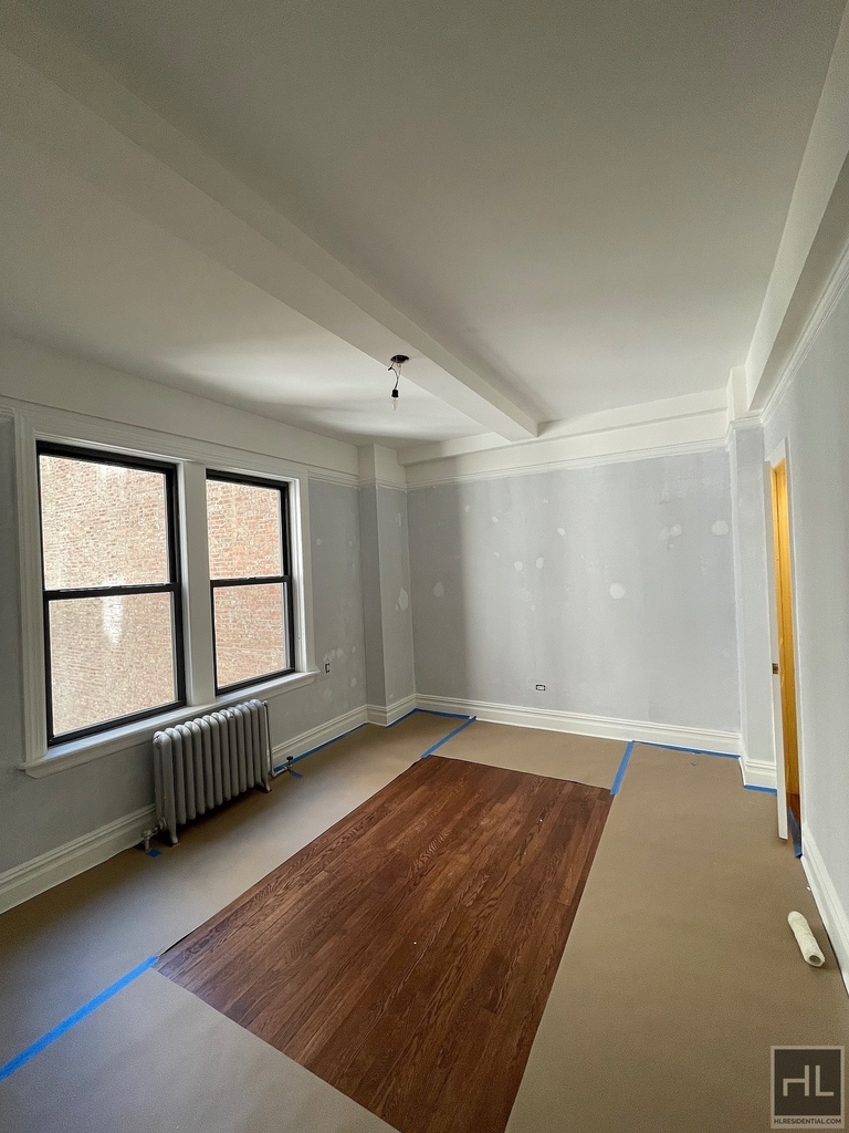East 80th Street - Photo 2