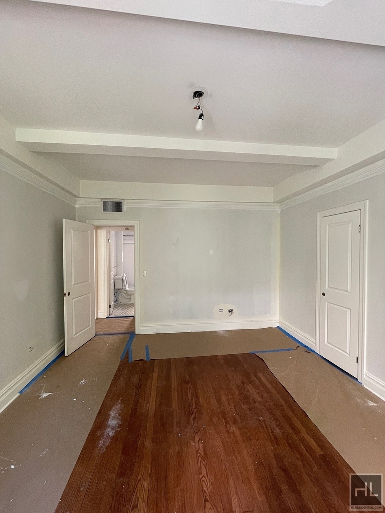 East 80th Street - Photo 5