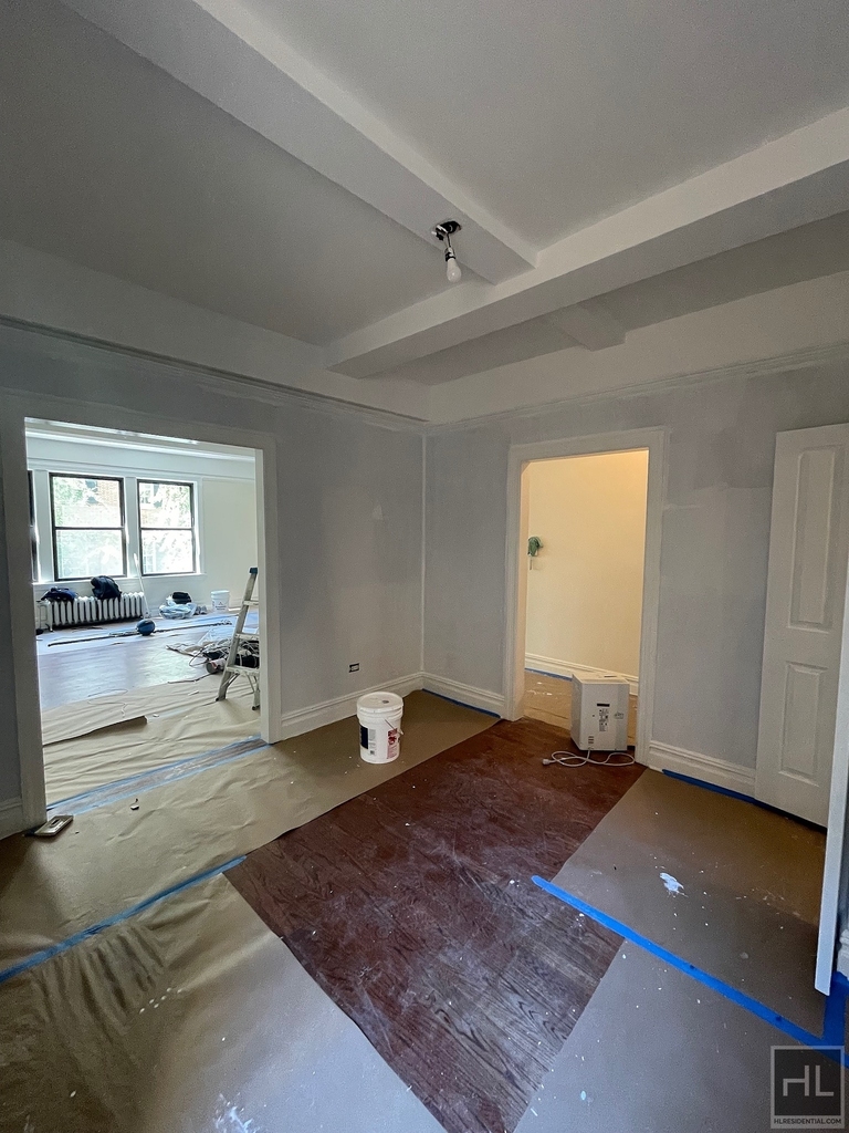 East 80th Street - Photo 11